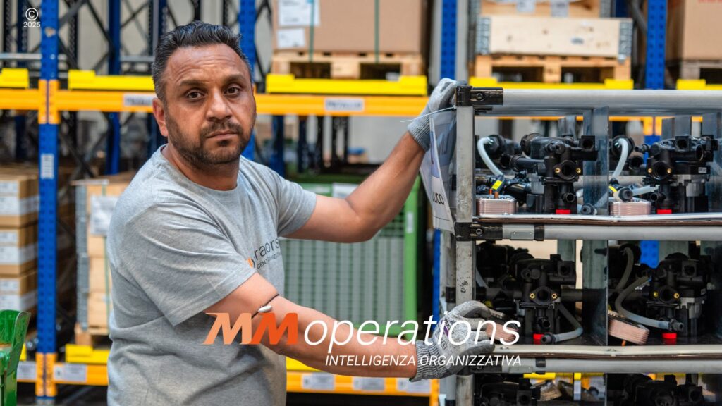 Fasi operative dell’approntamento alla produzione in ambiente logistico industriale: movimentazione coordinata di materiali, ottimizzazione dei flussi interni e allestimento puntuale delle linee secondo logiche just-in-time.