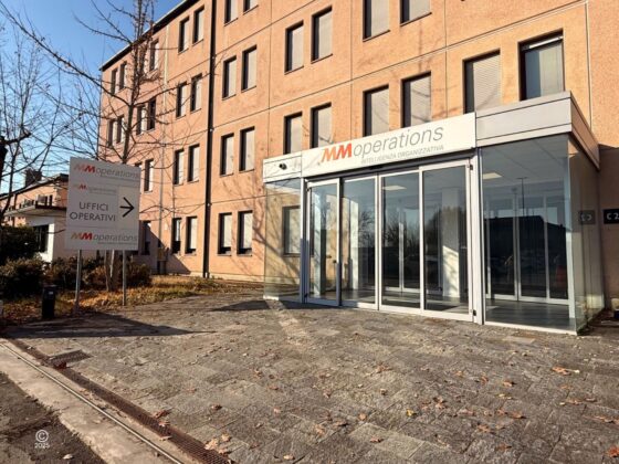 Ingresso principale della sede legale e amministrativa di MM Operations a San Martino in Rio (RE)