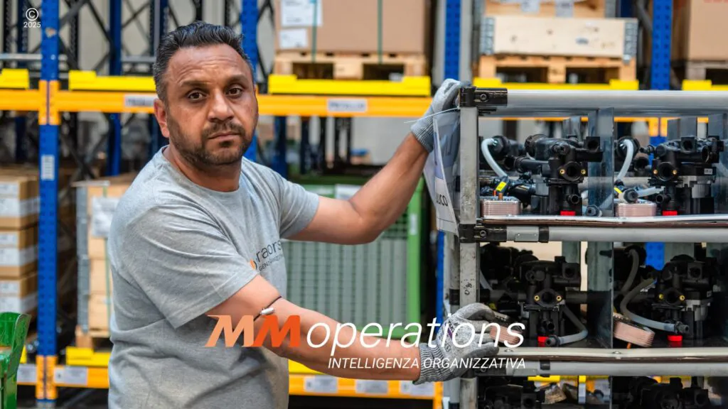 Fasi operative dell’approntamento alla produzione in ambiente logistico industriale: movimentazione coordinata di materiali, ottimizzazione dei flussi interni e allestimento puntuale delle linee secondo logiche just-in-time.